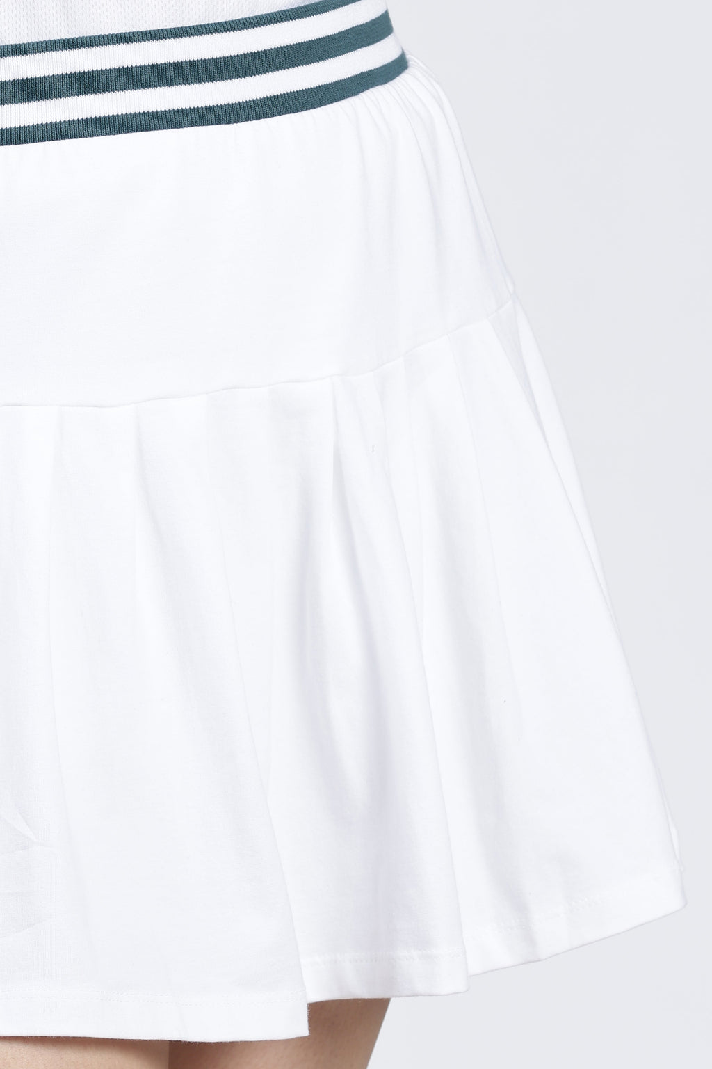 White Mid Rise Pleated Skirt