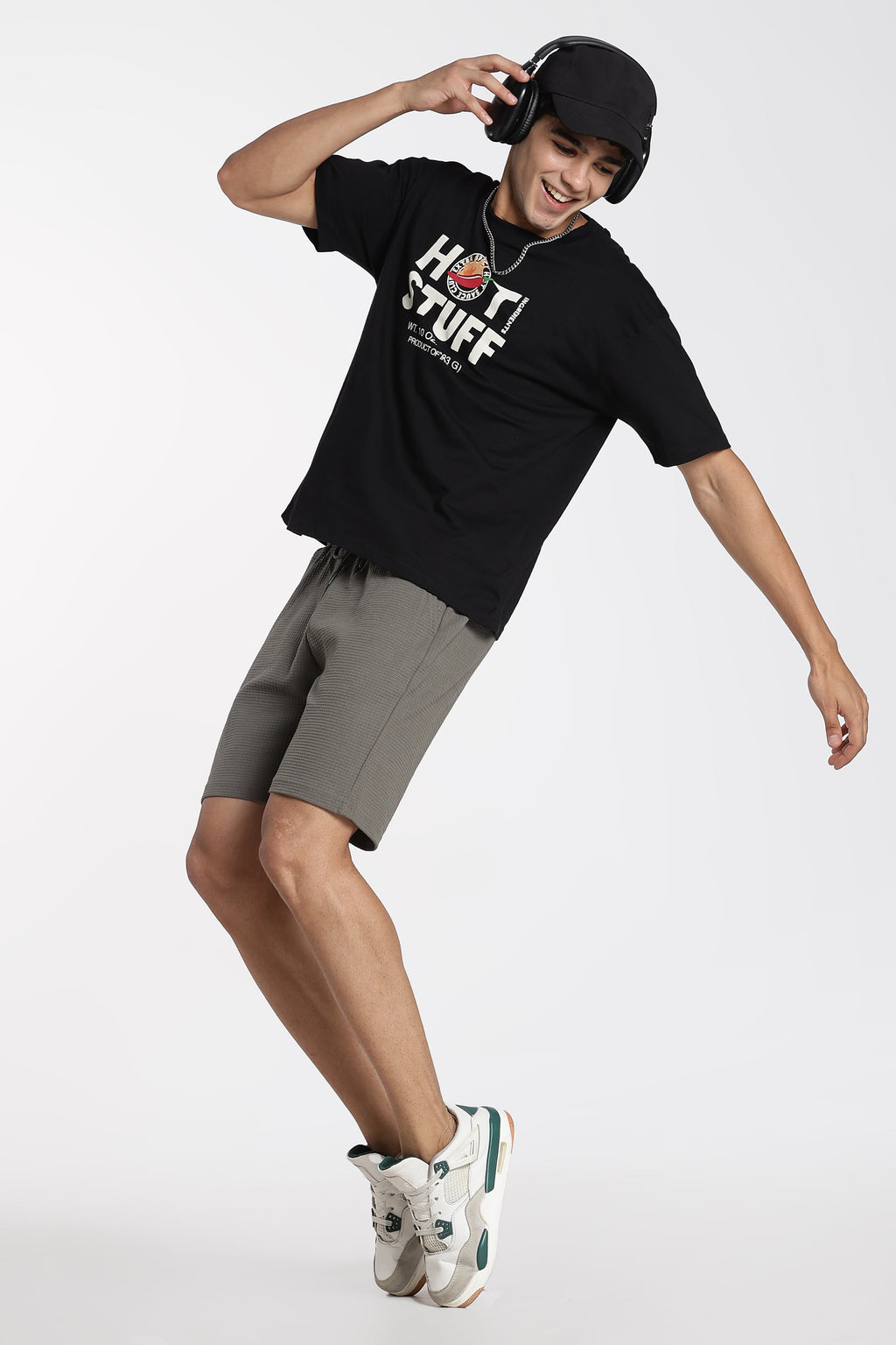Olive 3 Pocketed Regular Fit Shorts
