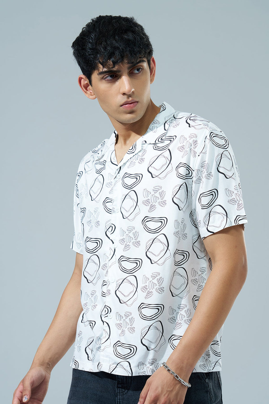 Off White Printed Regular Fit Casual Shirt